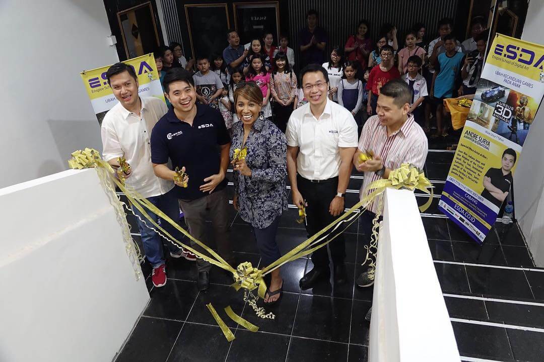 Kembali ke Indonesia dan Mendirikan Sekolah Animasi ESDA